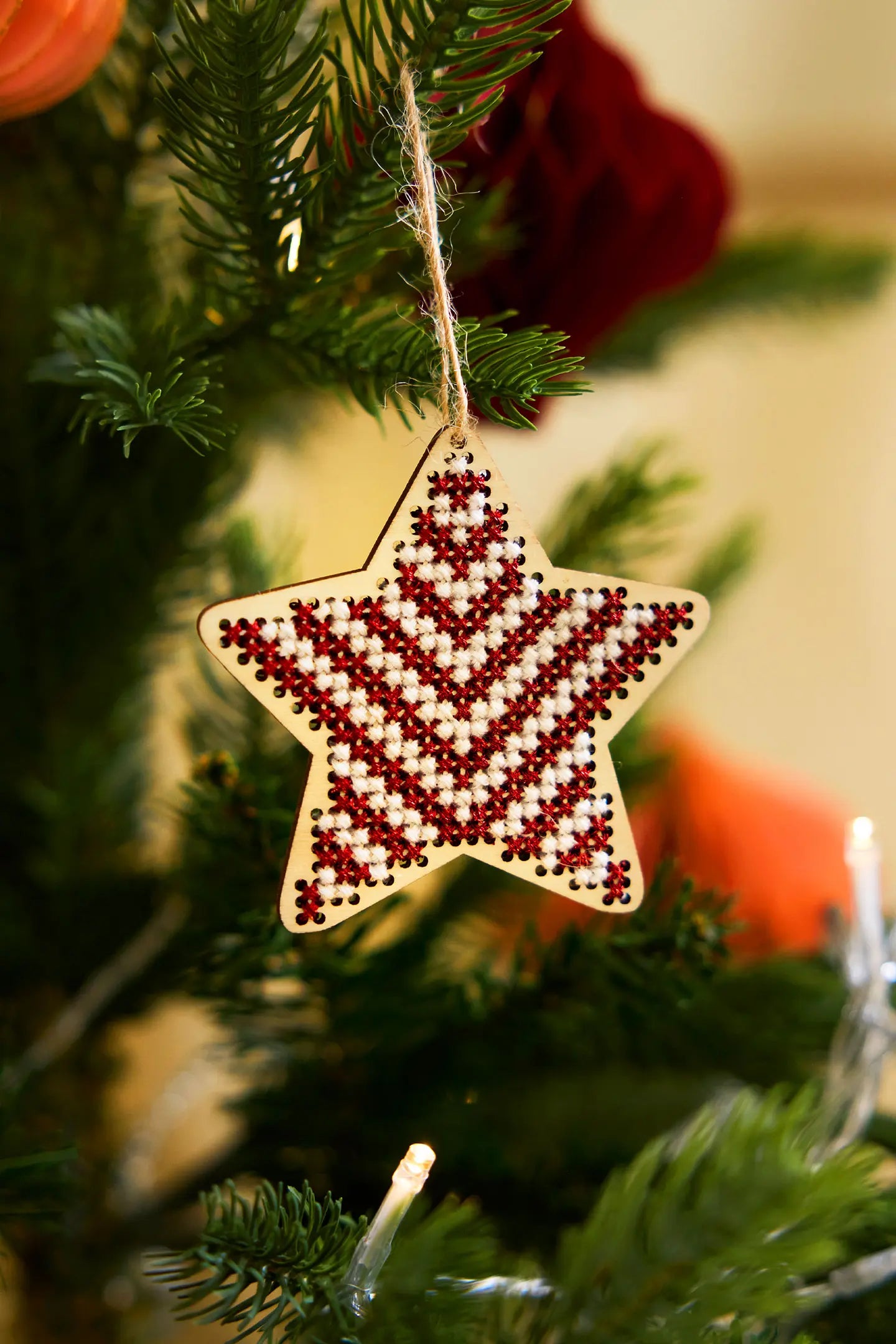 DMC - Listos para bordar: Adornos navideños en forma de estrellas