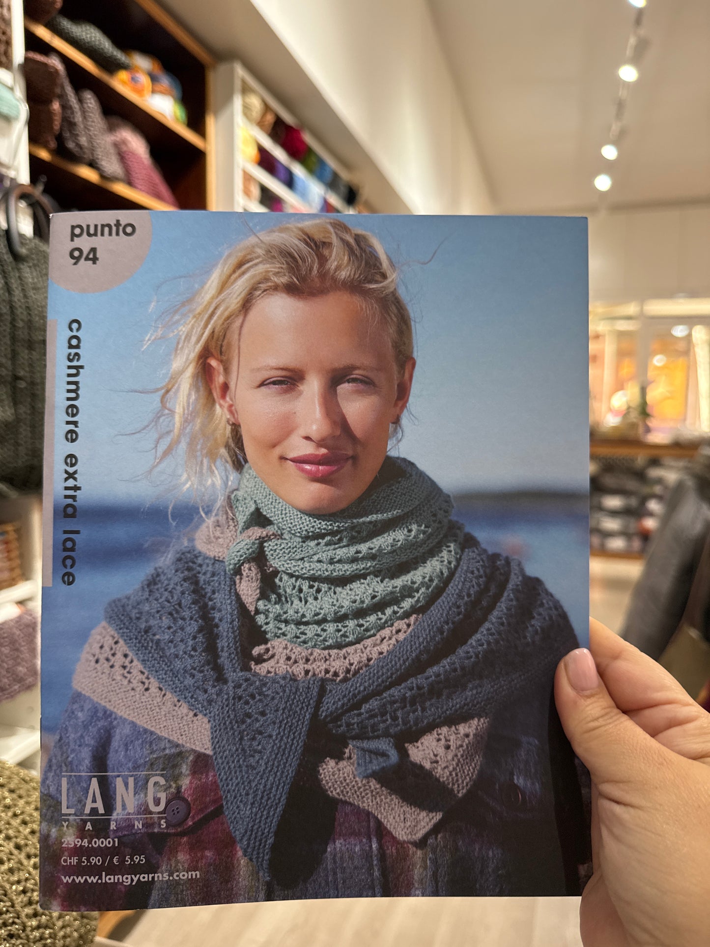 LANG REVISTA CASHMERE EXTRA LACE